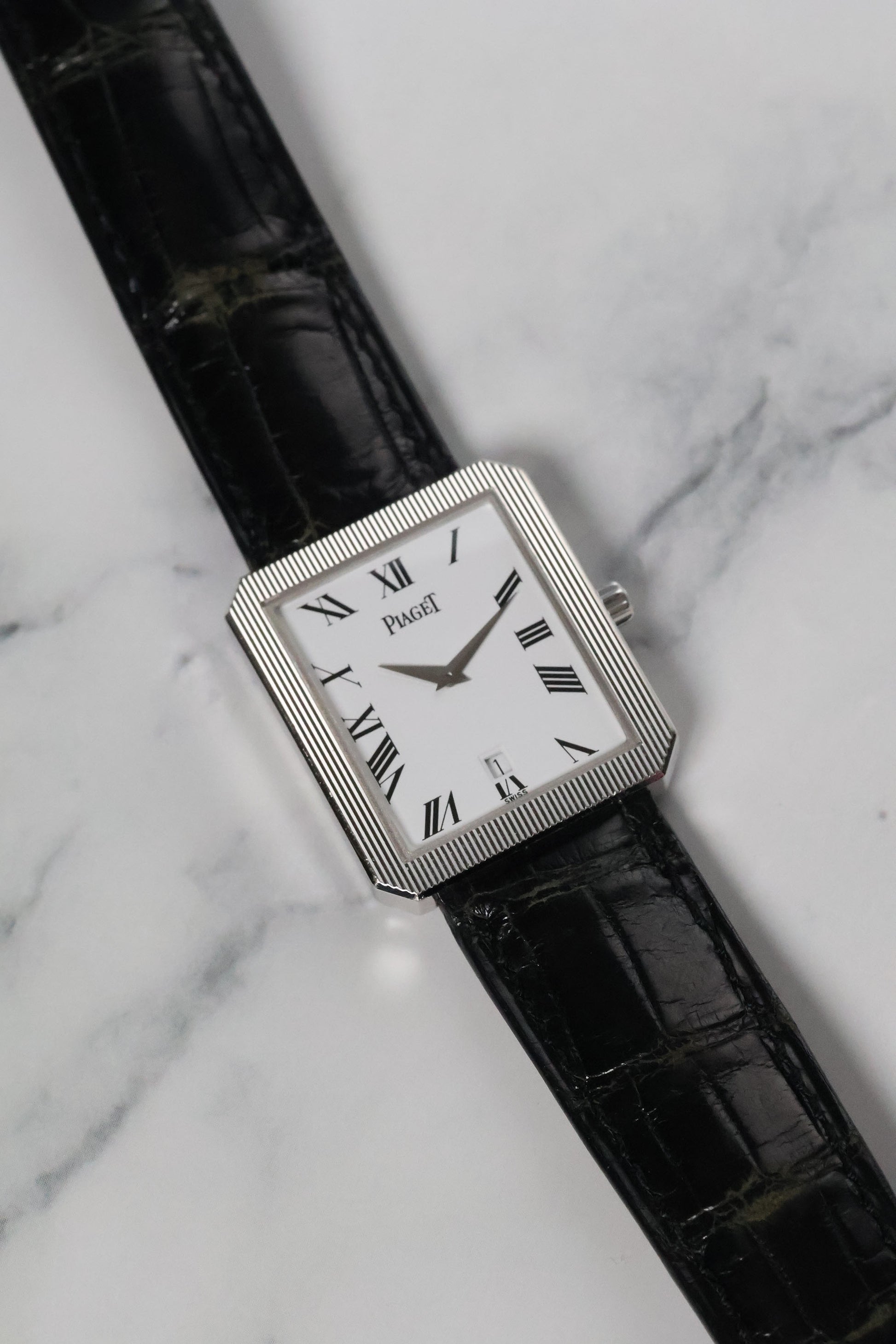 Full shot of Piaget 26354 automatic dress watch showcasing its classic proportions and elegant Art Deco styling.