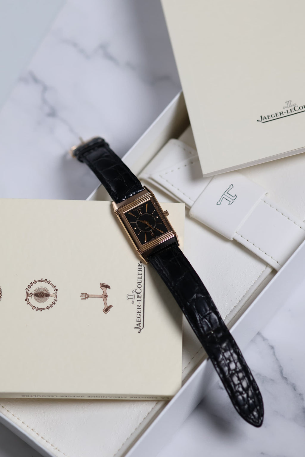 Jaeger-LeCoultre Reverso 250.2.86 full set including watch, original box, papers, and accessories.