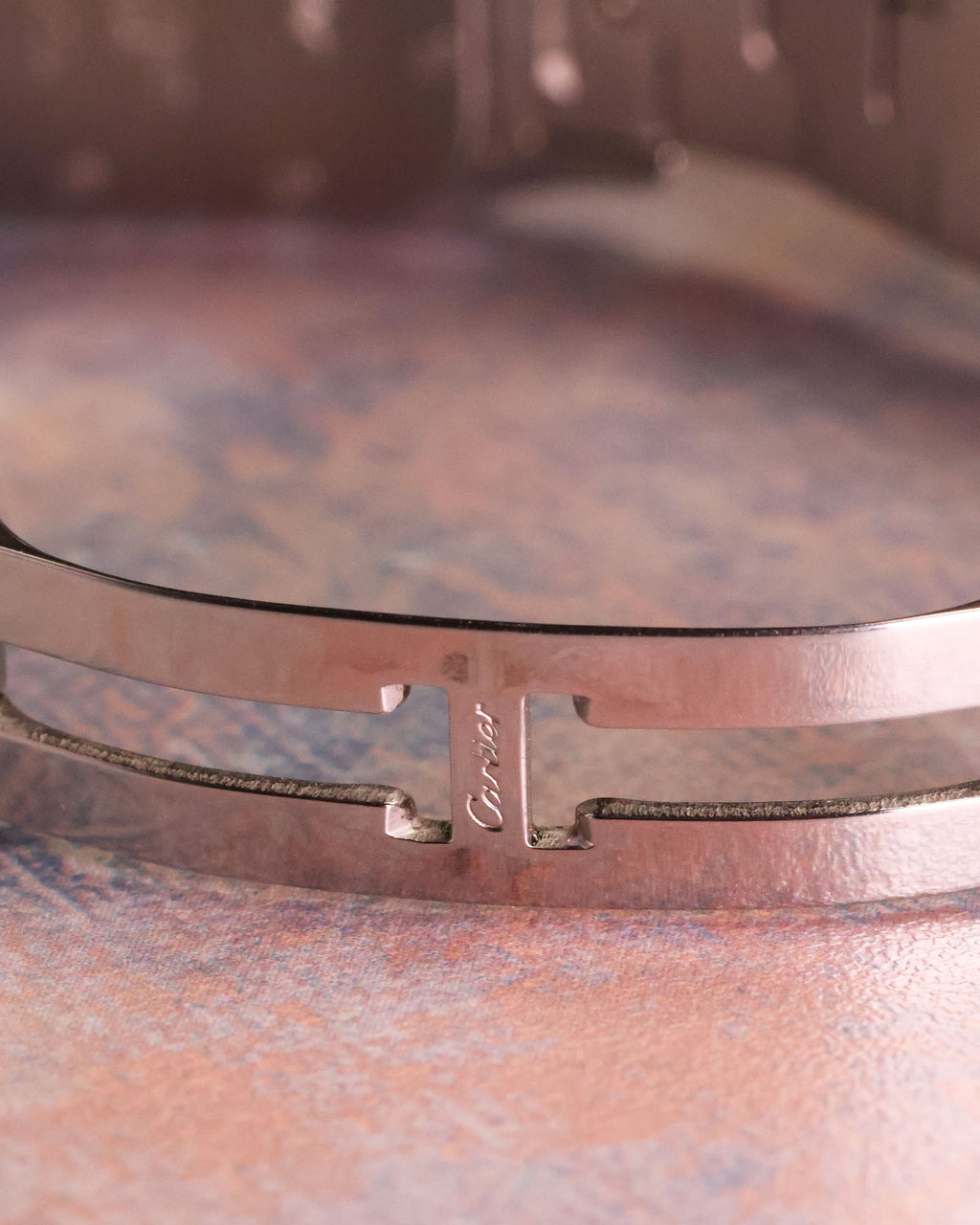 Cartier Santos Galbée Ref. 1565 bracelet clasp engraved with Cartier logo