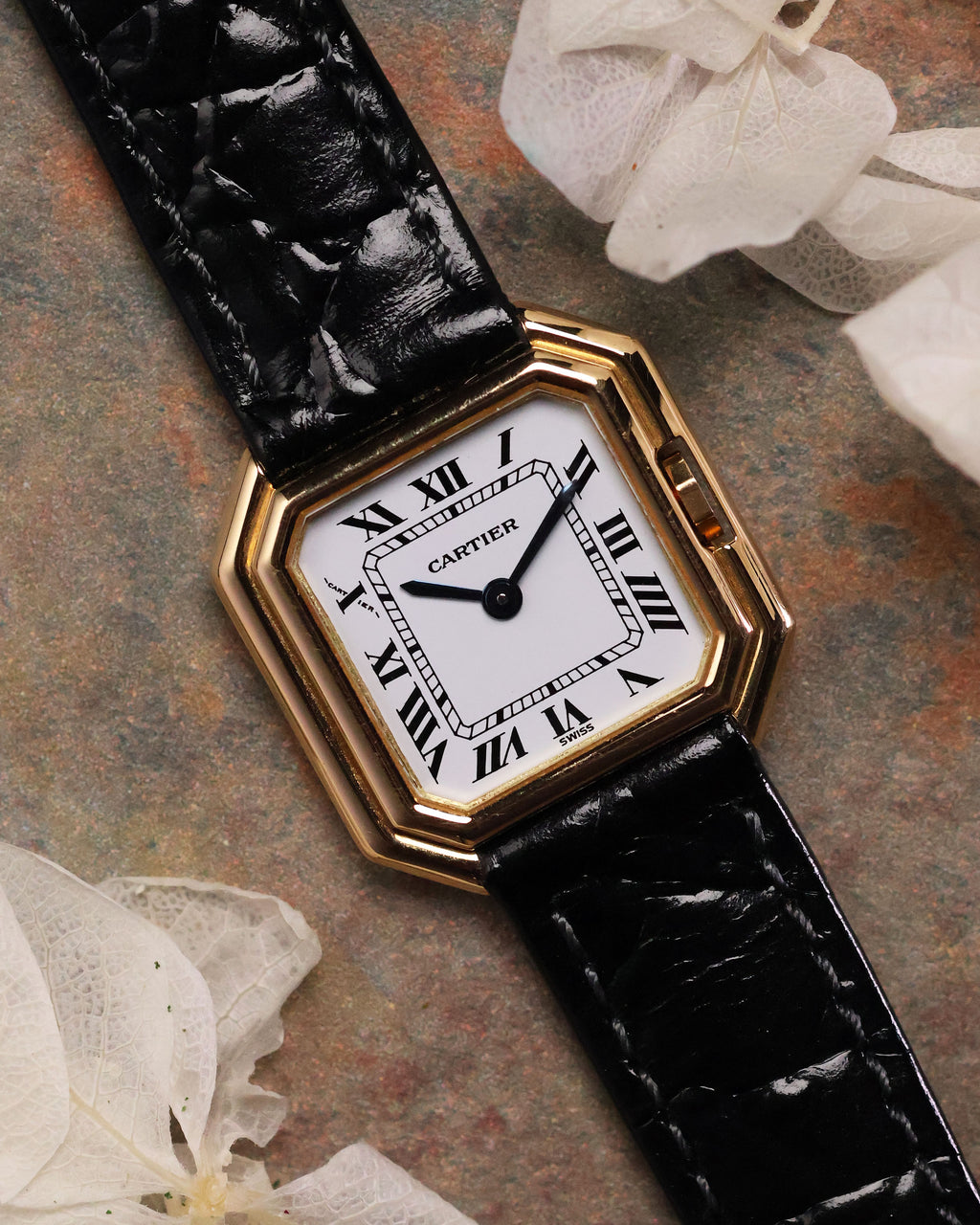 Cartier Ceinture Ref. 6602 in 18k yellow gold with white Roman dial, quartz movement