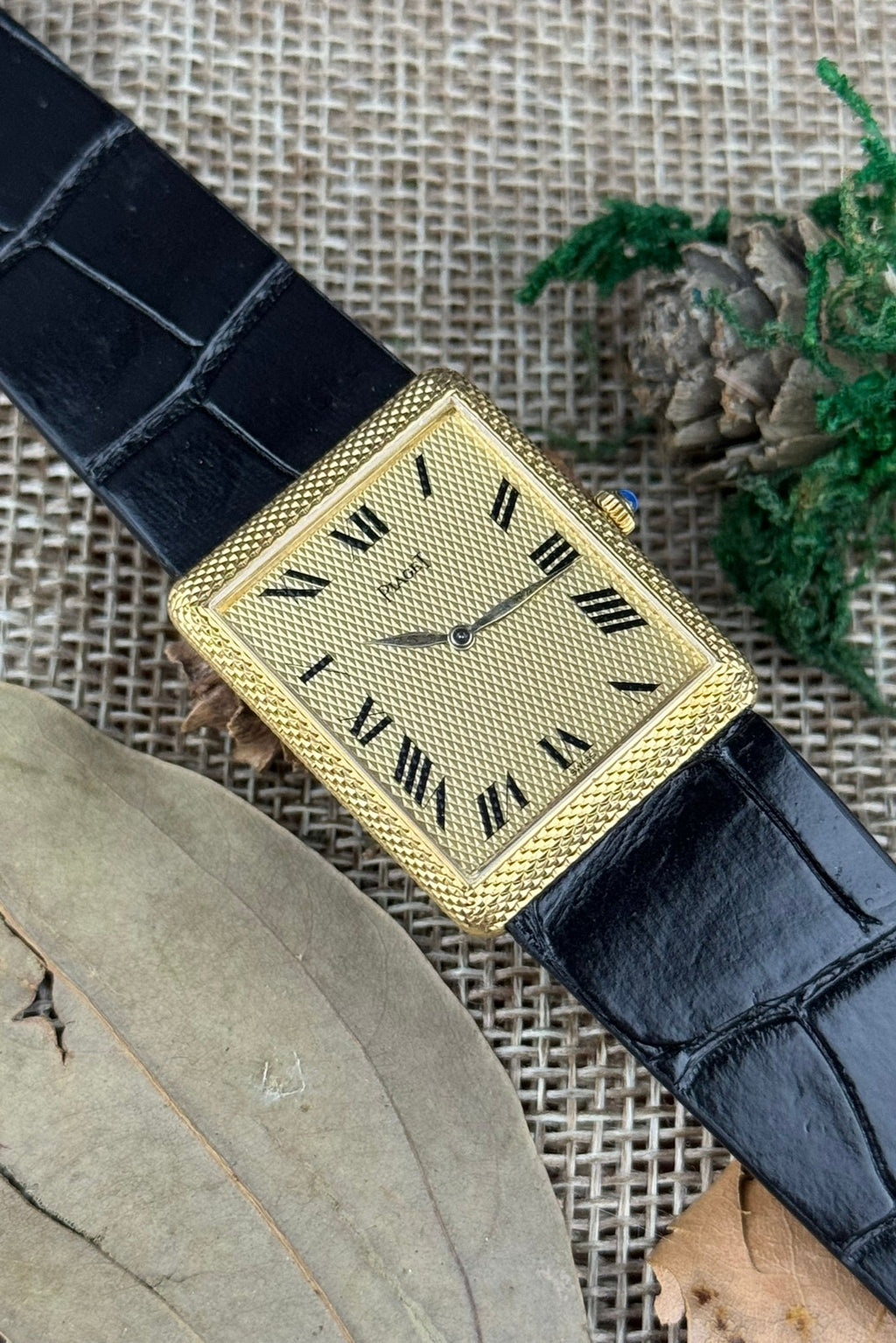 Piaget Ref. 9152 vintage watch in 18K yellow gold with hand-engraved diamond guilloché dial and case, c. 1980s